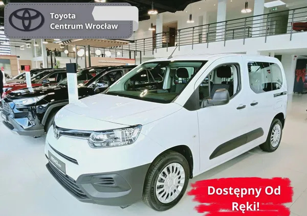 toyota proace city verso działoszyce Toyota Proace City Verso cena 116200 przebieg: 4, rok produkcji 2024 z Działoszyce